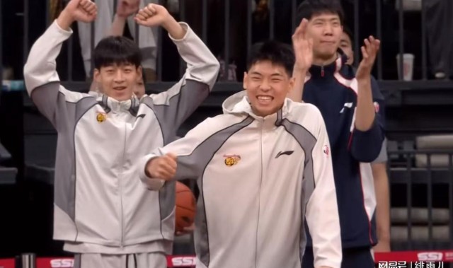 乐意电竞APP下载-最新消息！CBA暴力双能卫坑惨杜锋，朱芳雨有望捡漏“得分机器”