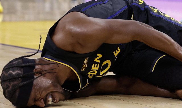 乐鱼体育在线网址-美媒：为了得到克拉克斯顿和德罗赞，勇士正在想办法促成三方交易