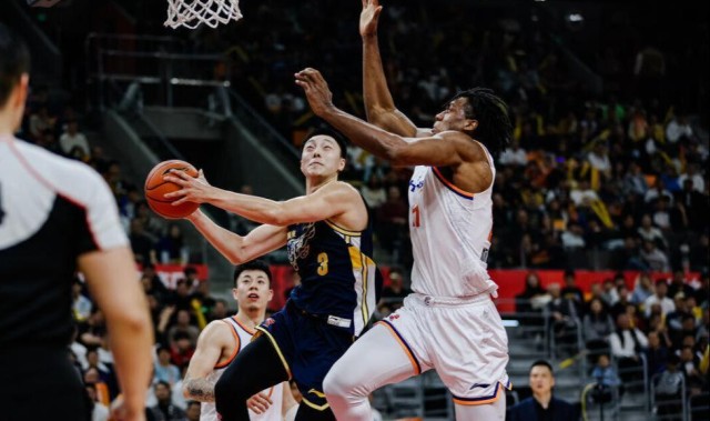 Leyu 体育网站-辽宁打出神剧本，深圳爆冷跌出前四，一阶段仅2队有冠军相