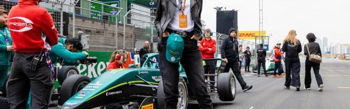 Leyu 体育网站-赵丽娜走进F1现场，与库特哈德、维伦纽夫畅聊退役生活